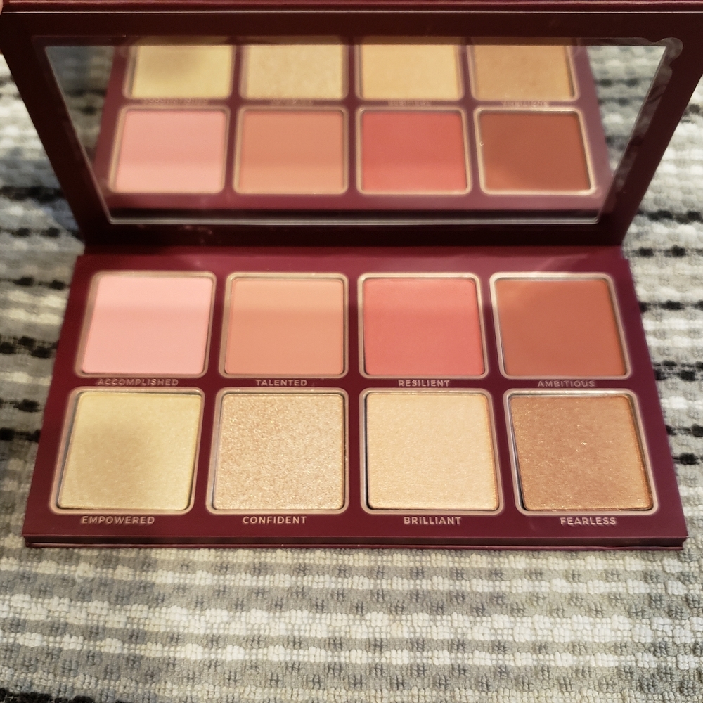 BLINC. Glow getter face palette. New